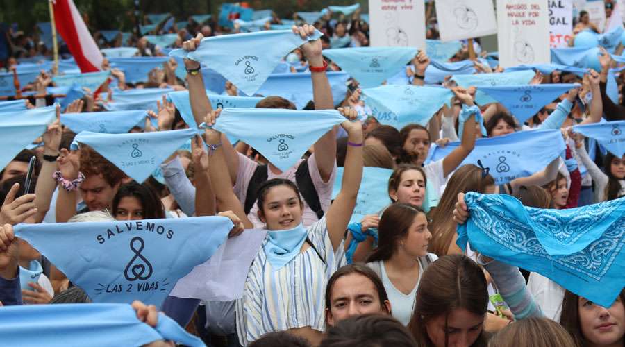 Boric: NO al aborto libre en Chile